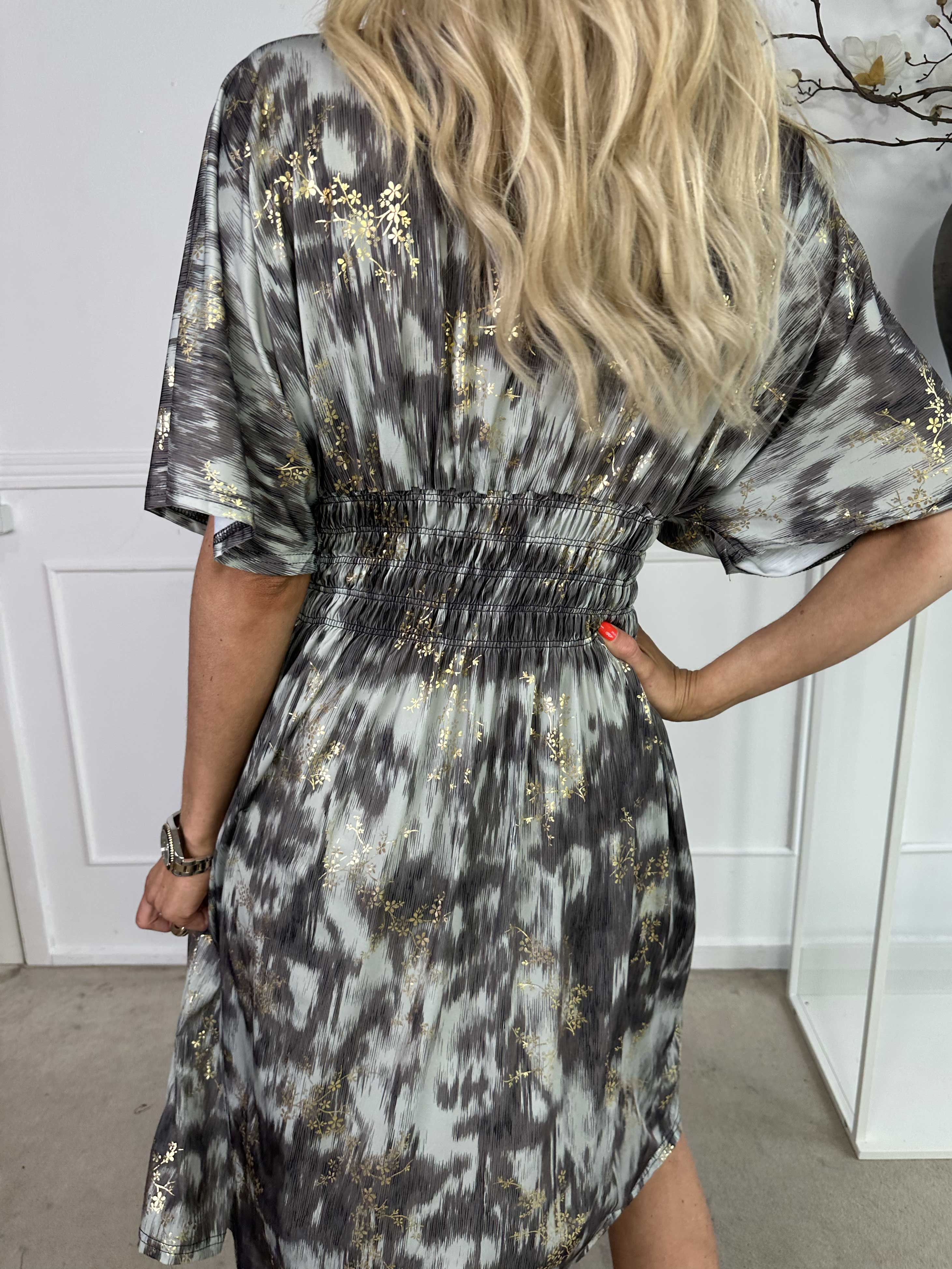 Pams Art Short - Mønstret elastisk kjole med guld blomster